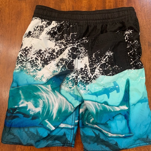 Boys Sz 10-12 Shark swim trunks - Picture 3 of 3